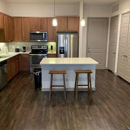 Downtown Living 1Br W/ Free Parking Garage Houston Exterior photo