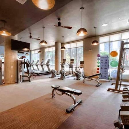 Downtown Living 1Br W/ Free Parking Garage Houston Exterior photo