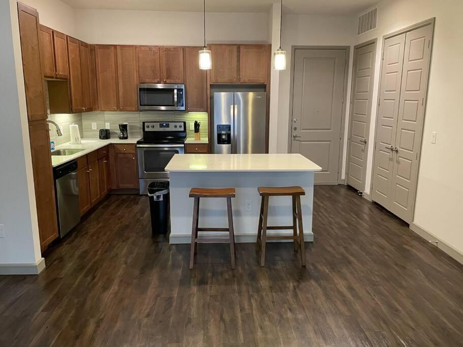 Downtown Living 1Br W/ Free Parking Garage Houston Exterior photo