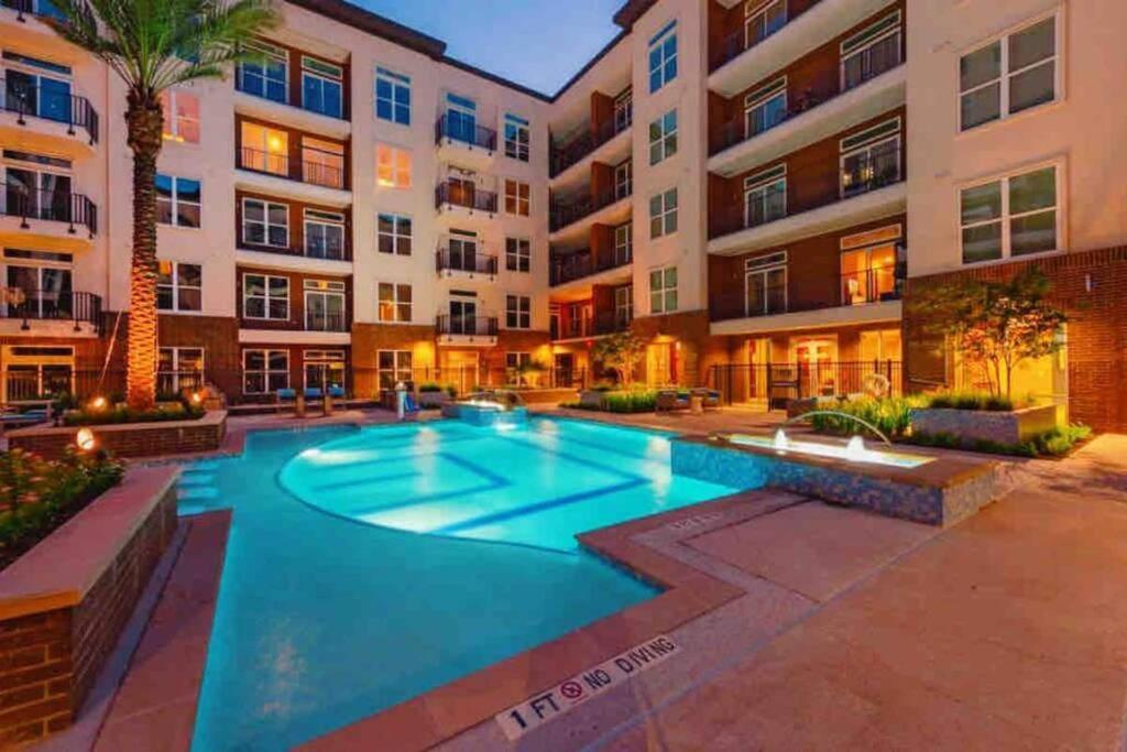 Downtown Living 1Br W/ Free Parking Garage Houston Exterior photo
