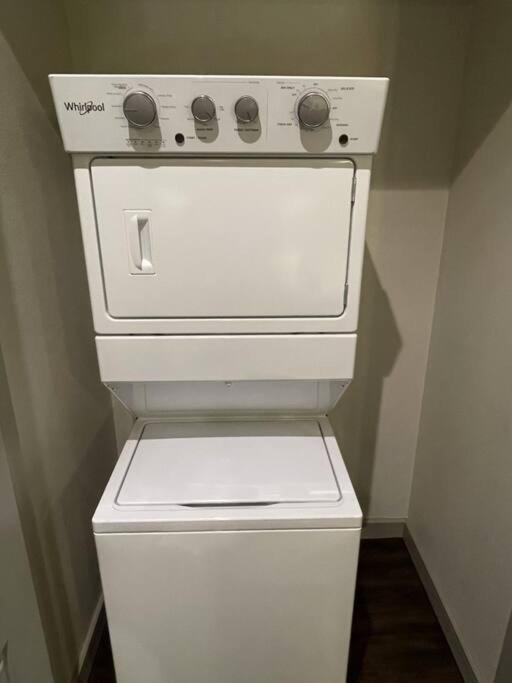 Downtown Living 1Br W/ Free Parking Garage Houston Exterior photo