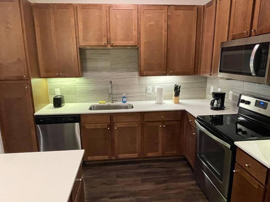 Downtown Living 1Br W/ Free Parking Garage Houston Exterior photo